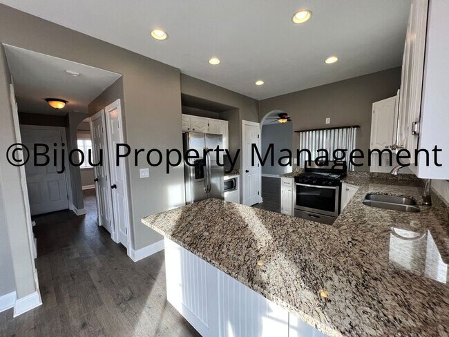 Building Photo - 15025 Reiner Ct