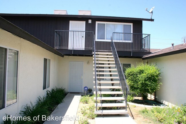 Building Photo - 2700 Eissler St