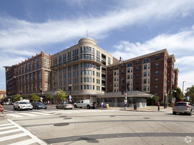 Primary Photo - Kenyan Square Condominiums