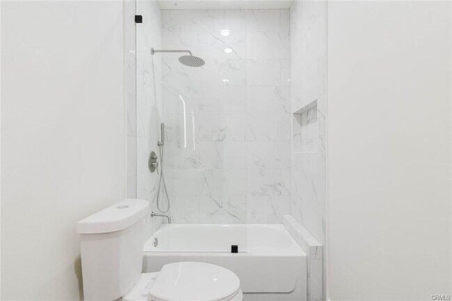 Foto del edificio - 5732 Willowcrest Ave