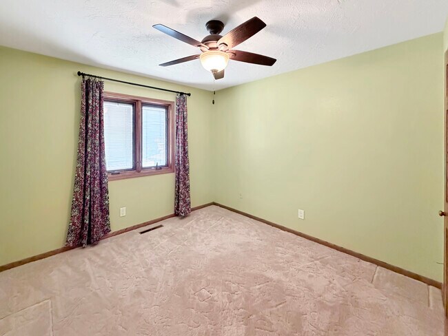 Foto del edificio - 2303 N Main Ct