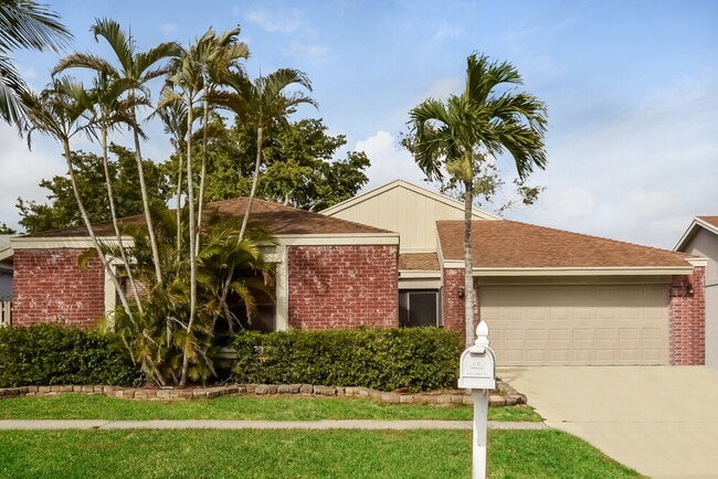 Building Photo - 21428 Summertrace Cir