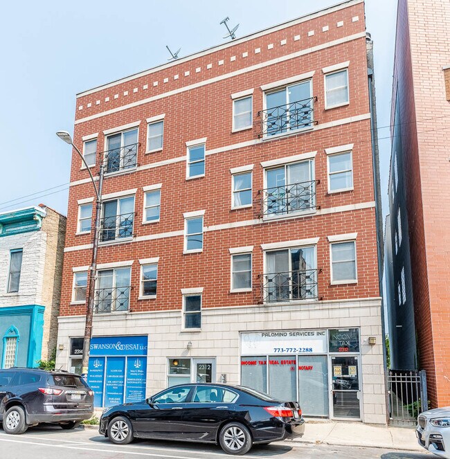 Building Photo - 2312 W North Ave