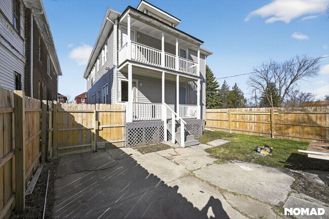 Building Photo - 3034 Gray St