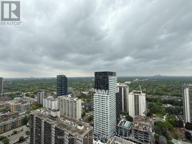 Building Photo - 200 Redpath Ave