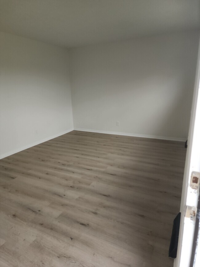 Foto del edificio - 1200 Hollar Ln