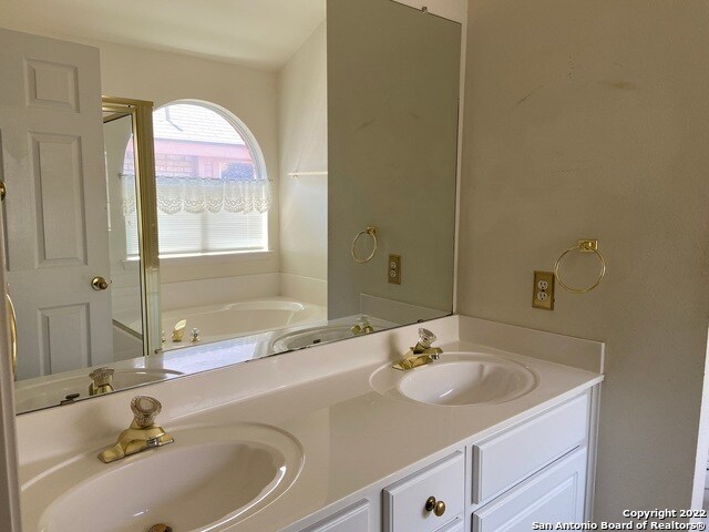 Foto del edificio - 7303 Tall Cedar