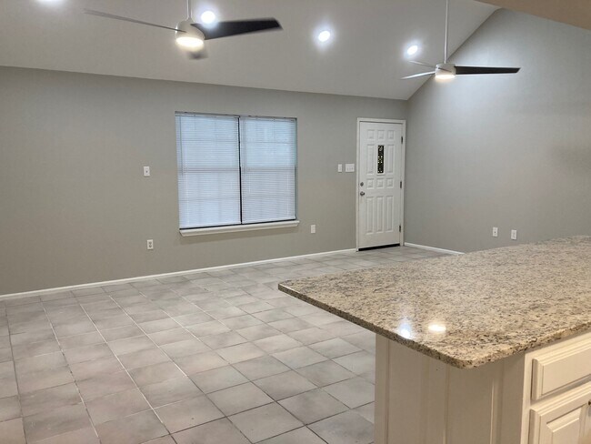 Vivir 2 - 48352 Woodhaven Rd