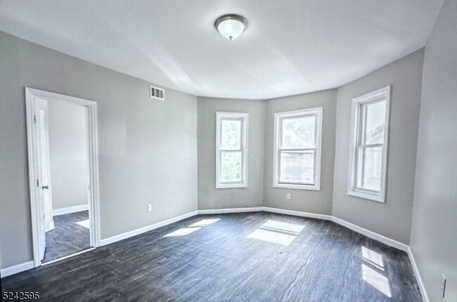 Building Photo - 123 N 15th St