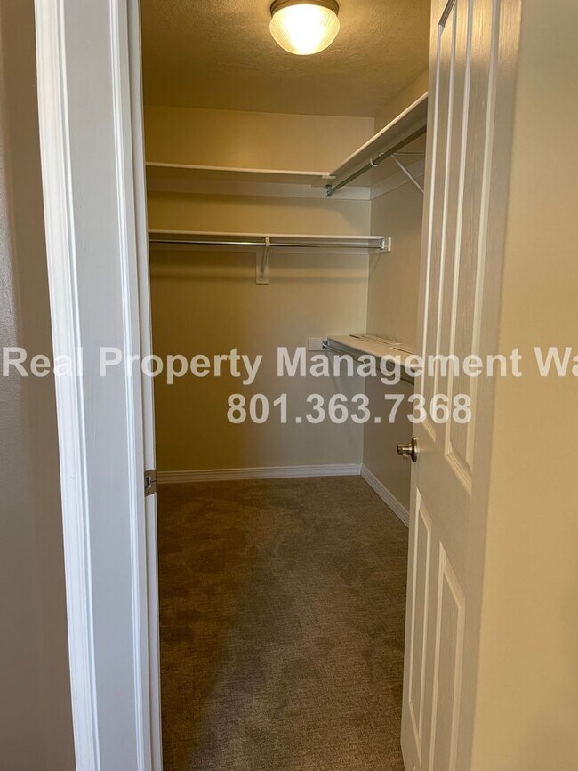 Foto del edificio - Come See this Charming 2 BED 2 BATH CONDO in Bountiful Ut!