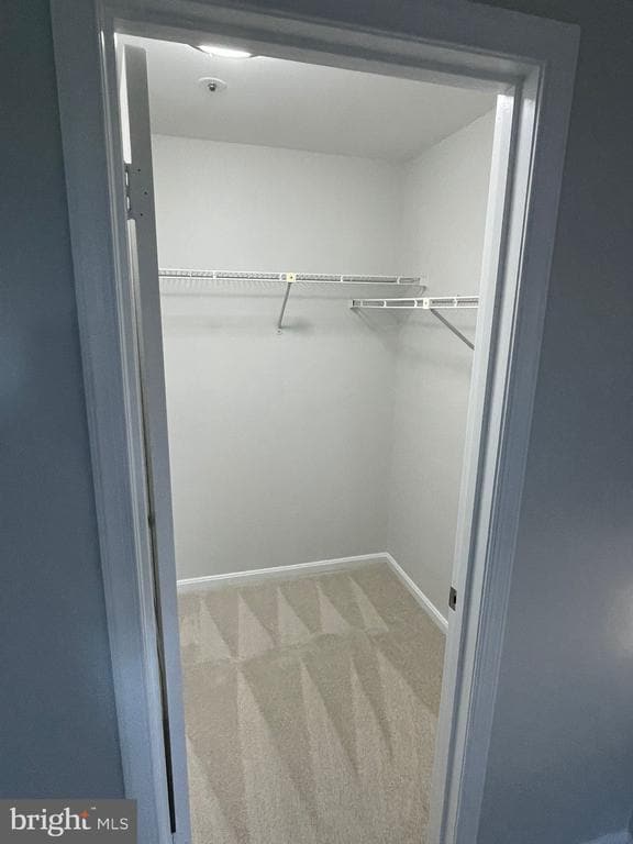 Foto del edificio - 8375 Montgomery Run Rd