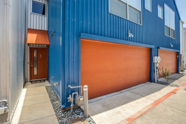Building Photo - 4213 Dickason Ave