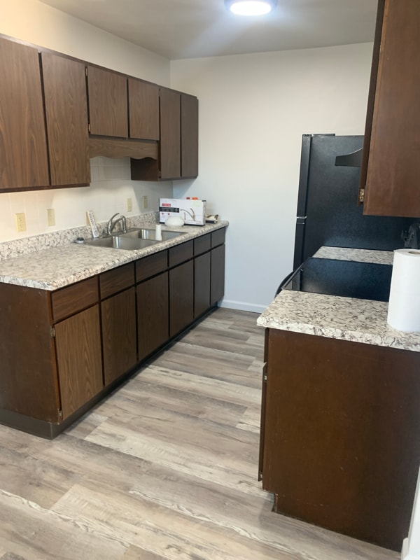 Building Photo - 150 E Back St