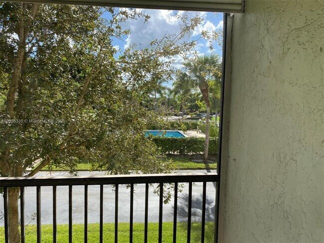 Foto del edificio - 159 Lakeview Dr