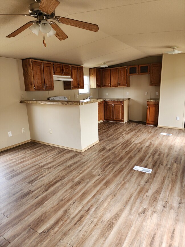 Foto del edificio - 31365 Wisteria Rd