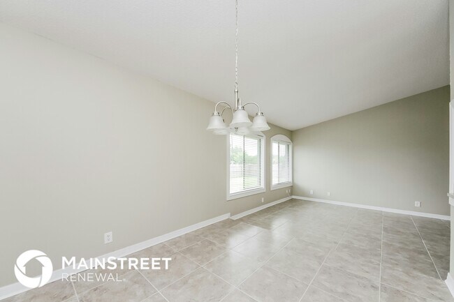 Building Photo - 713 E Flag Way