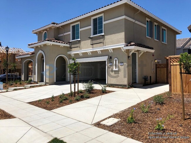 Building Photo - 471 Hydrangea Glen