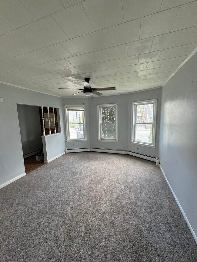 Building Photo - 54 Blucher St