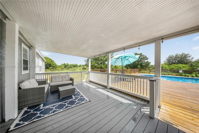 Foto del edificio - 755 N Quebrada St