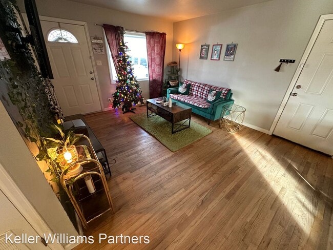 Building Photo - 3 br, 1 bath House - 113 Kiva Rd