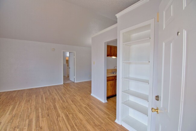 Building Photo - 1903 Gracy Farms Ln