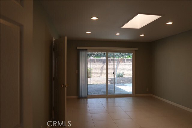 Foto del edificio - 511 E Buckeyewood Ave