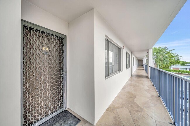 Foto del edificio - 9485 N Belfort Cir