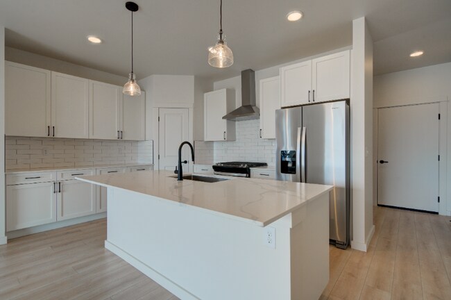Building Photo - 901 Scenic Trl