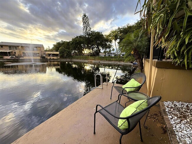 Foto del edificio - 16005 Kingsmoor Way