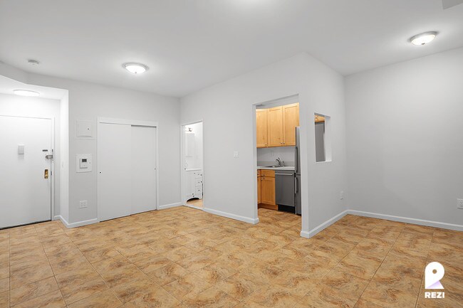 Building Photo - 417 E 83rd St