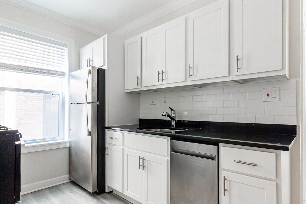 Foto principal - 843 W Cornelia Ave