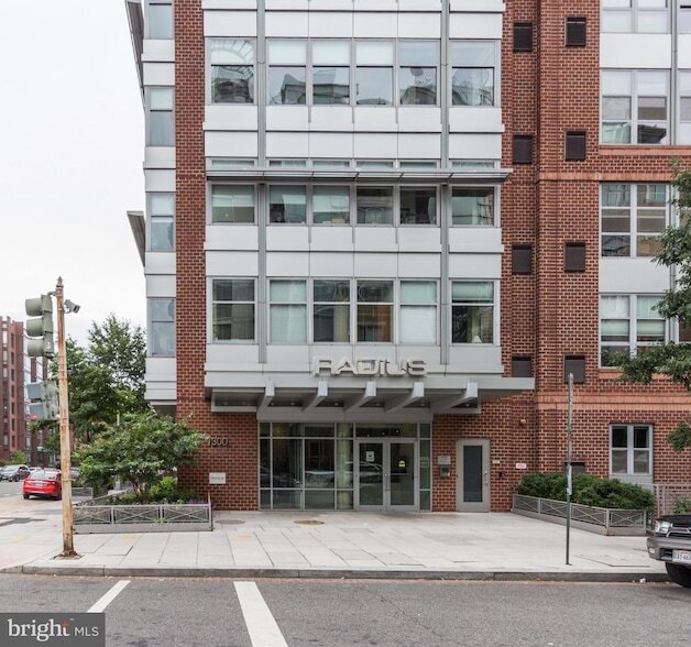 Foto del edificio - 1300 N St NW