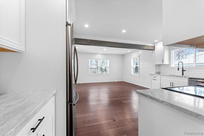 Building Photo - 25161 Meridian Rd