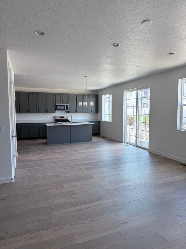 Kitchen 1 - 3706 W 2550 N