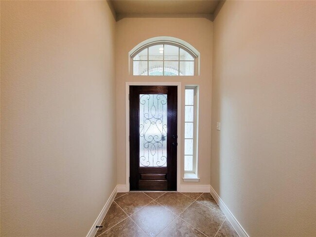 Building Photo - 195 Knollbrook Cir