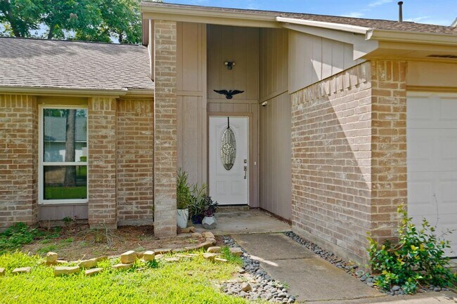 Building Photo - 2174 Fort Laramie Dr