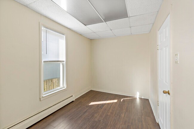 Building Photo - 128 E 34th St