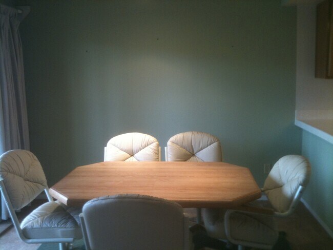 Foto del edificio - 2875 Idlewild Dr