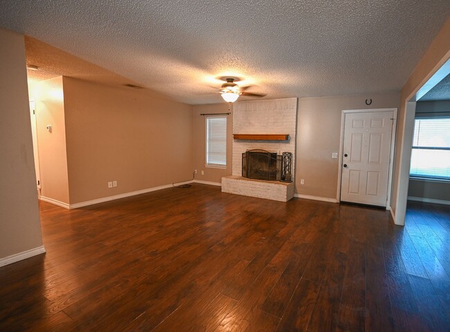 Building Photo - 103 Boca Vista