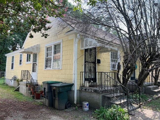 Lots of storage space - 2291 Monroe Ave Apartments