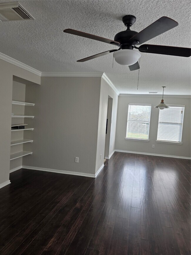 Foto del edificio - 15146 Grassington Dr