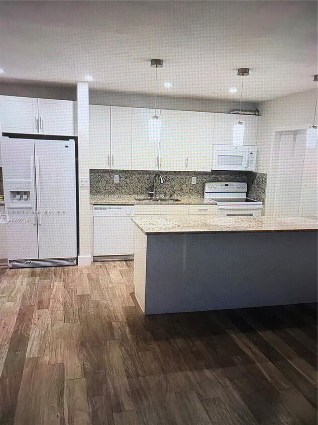 Primary Photo - 13864 SW 90th Ave