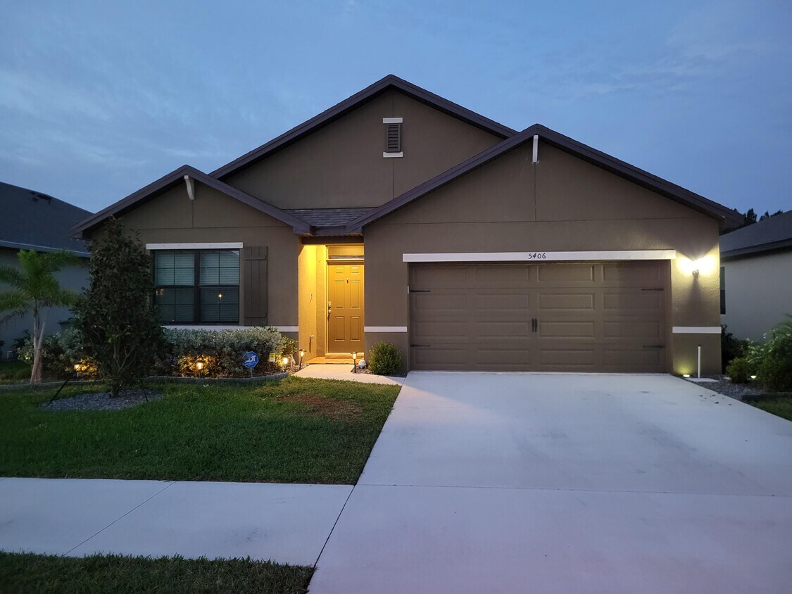 Primary Photo - 5406 Delight Dr