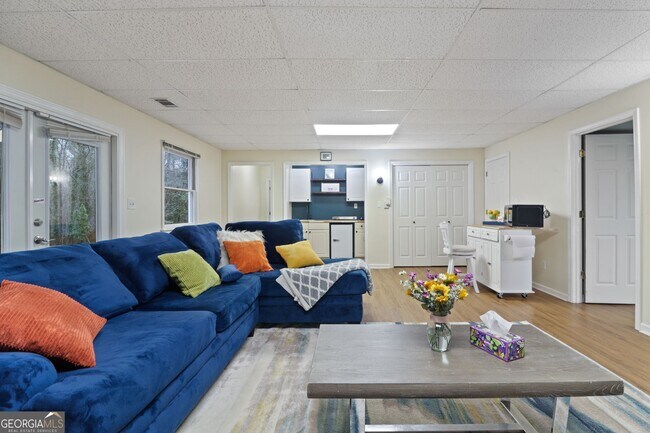 Foto del edificio - 3435 Alexander Pl SW