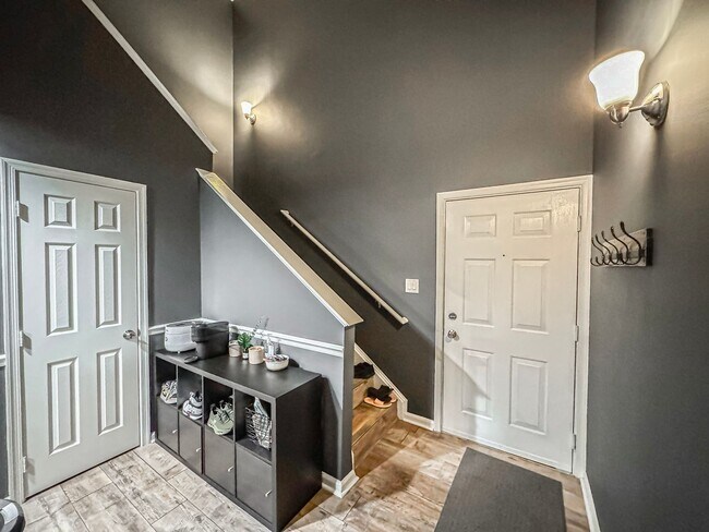 Foto del edificio - Stylish 3 Bed 3 Bath Condo With Large Balcony in Desired Riverbend at Cascades - Water Included