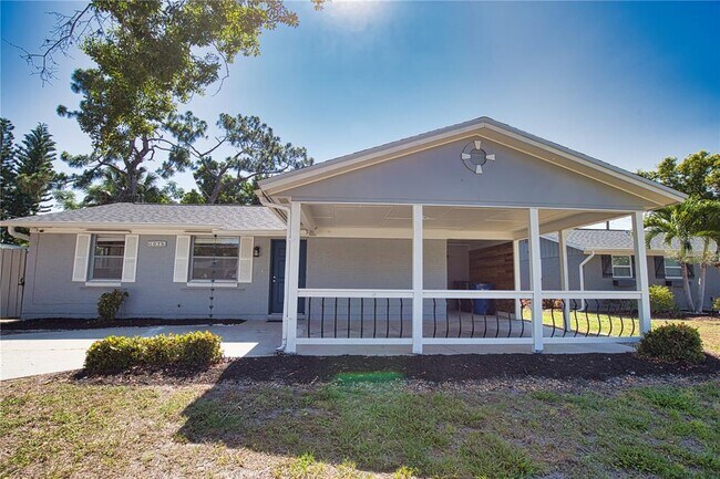 Building Photo - 1056 Venetian Pkwy