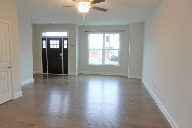 Foto del edificio - 124 Creekland Wy