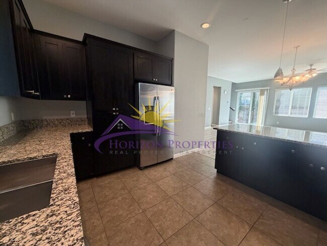 Foto del edificio - Modern 3 Bed 2.5 Bath 1,954sqft 2 Story Natomas Home
