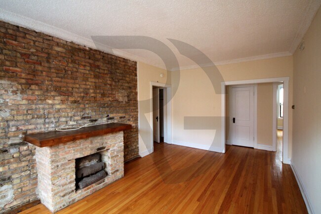 Foto del edificio - 3523 N Racine Ave