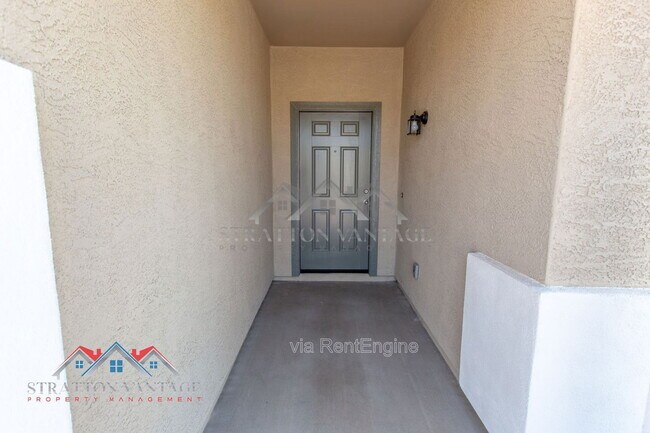 Building Photo - 495 E Rio Pl